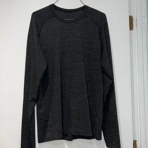 Mens size large long sleeve lululemon shirt. Gently worn.
